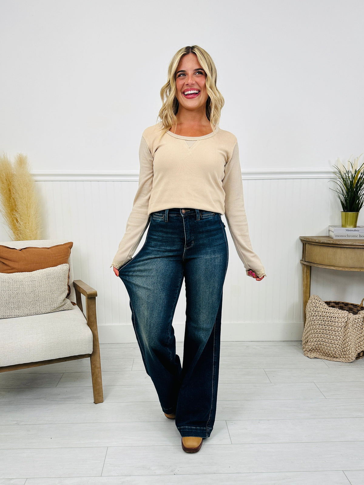 Martina | Vaqueros Wide Leg Retro de Tiro Alto con Bolsillos Ribeteados